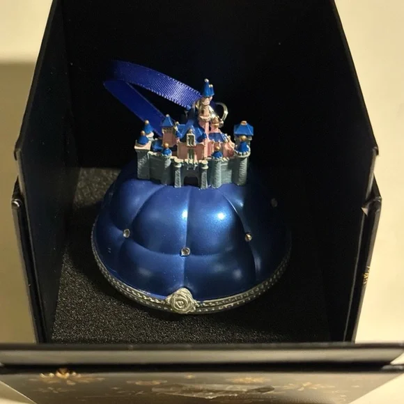 Disney Sketchbook Walt Disney World Blue Castle Engagement Box Ornament New - Picture 4 of 6
